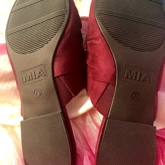 MIA Cranberry Suede Slides NWB Perfect🍇 - Picture 8 of 8